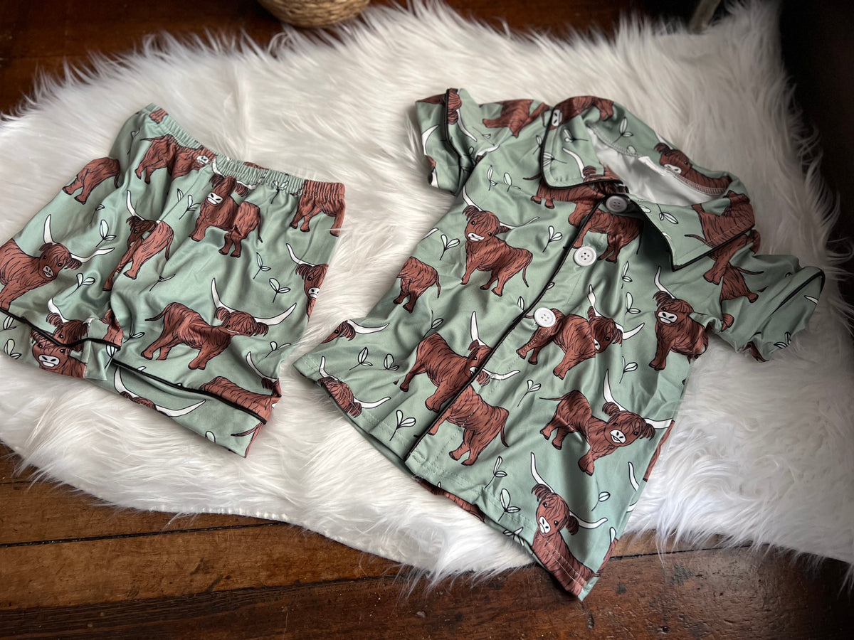 Western Highland Cow Short Sleeve Pajama Set-Briar & Ivy